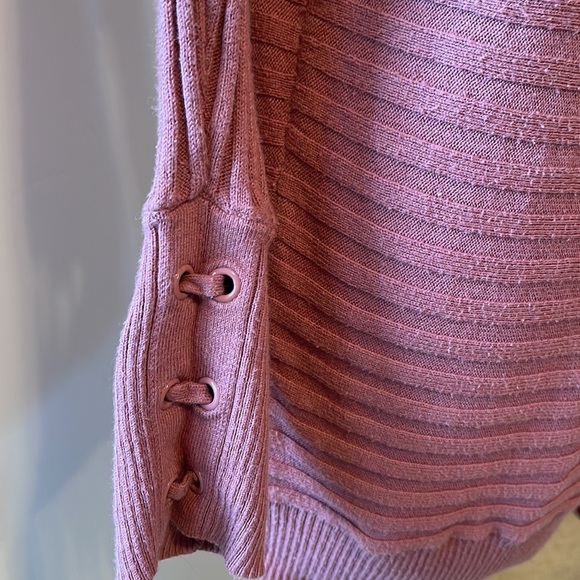 NWOT New York & Company Soho Jeans Sweater - Picture 5 of 16